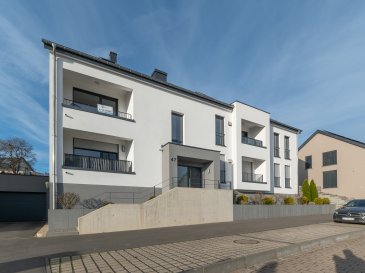 Découvrez ce magnifique appartement duplex lumineux et spacieux situé à Roodt dans la commune de Ell, construit en 2021. Avec son passeport énergétique AAB, ce bien offre des performances énergétiques remarquables et un confort optimal au quotidien.

L'appartement dispose d'une surface habitable d'environ 117 m² et d'une surface utile d'environ 123 m², parfaitement réparties pour offrir de beaux volumes et un espace de vie très agréable.

Il se compose comme suit :

Rez-de-chaussée :

Hall d'entrée accueillant

WC séparés

Cuisine équipée ouverte fonctionnelle et moderne

Salon et salle à manger lumineux donnant sur le balcon

Une chambre confortable donnant sur une terrasse

Salle de douche

Étage :

Deux chambres supplémentaires de belles dimensions

Une salle de bain

Espaces complémentaires :

Grenier offrant un espace de rangement supplémentaire

Deux emplacements intérieurs

Ce bien est idéal pour une famille ou pour toute personne en quête d'un appartement généreux, bien agencé et offrant un excellent potentiel. Les grandes ouvertures apportent une magnifique luminosité tout au long de la journée.

Ne manquez pas cette opportunité !

Contactez-moi dès maintenant au 28 20 74 45 ou au 621 22 03 41 pour plus d'informations ou pour organiser une visite.