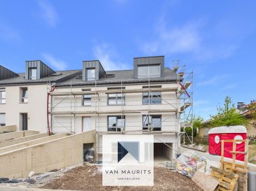 Situé à Canach, dans la commune de Lenningen, cet appartement en rez-de-chaussée en cours de construction offre une surface habitable d'environ 118 m² avec terrasse et jardin privatif. Le bien se présente comme suit :

Le rez-de-chaussée s'ouvre sur un hall d'entrée de ± 6 m² menant à un palier de ± 1 m² et un couloir de ± 6 m² distribuant deux chambres de ± 15 et 20 m², une salle de bain de ± 12 m², un WC séparé de ± 2 m², ainsi qu'un séjour lumineux de ± 43 m² avec cuisine ouverte de ± 12 m² (non fournie) et accès direct à une terrasse de ± 26 m² prolongée par le jardin privatif.

Le sous-sol se compose d'un garage de ± 19 m² avec emplacement de parking extérieur devant celui-ci, d'un couloir de ± 16 m² desservant une chambre multifonctionnelle de ± 15 m² avec accès direct à une terrasse de ± 12 m² et une salle de douche de ± 9 m², une buanderie de ± 9 m², une cave de ± 3 m² ainsi qu'un WC séparé de ± 2 m².

Prix: 1.075.000 € (TVA 17%) - 1.025.000 € (TVA 3%)

Ce prix comprend la taxe sur la valeur ajoutée Luxembourgeoise à raison de 17%. Le cas échéant (acquisition pour compte propre), le promoteur formulera en votre nom les demandes en vue de l'application de la TVA 3%.

Pour toutes les tranches non encore réalisées à l'acte, la facturation pourra se faire directement à 3% de TVA. Le montant maximal de TVA à récupérer est fixé légalement à 50.000.-€ par logement.

Finitions et équipements :
- Façade isolée
- Châssis PVC avec triple vitrage et Velux
- Ascenseur
- Chauffage par pompe à chaleur
- Porte de garage électrique
- Thermostat
- Vidéophone
- Ventilation double flux mécanique contrôlée
- Cuisine non fournie

Situé dans un environnement calme et verdoyant, ce bien bénéficie d'une vue dégagée avec une agréable vue sur le jardin, tout en restant proche des commodités telles que bus, écoles, club sportif, parc de jeux, pharmacie ainsi que de nombreuses pistes cyclables et de randonnées.

Pour plus de renseignements, veuillez contacter s.v.p. Maurits van Rijckevorsel au +352 621 198 891 ou maurits@vanmaurits.lu