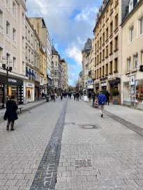 PLM Immobilière et Gestion du Patrimoine vous propose un immeuble de bureau remis à neuf à Luxembourg-ville!
Adresse de Prestige : Au coeur de la ville dans la Grand Rue commerçante et des boutiques de luxe.
Immeuble d'une surface totale de 480m² composé de 4 niveaux pour un total de 8 unités séparées.
Il est prévu pour un usage de bureaux qui conviendrait mieux pour une étude d'avocat, une société d'investissement, un cabinet de recrutement,...
Bâtiment classé de la ville complètement remis à neuf avec ascenseur.
Disponible Mai 2020.
En tant que 1er locataire, Possibilité d'aménagement en fonction de l'activité.
Pour davantage de renseignements et visites, veuillez contacter 
Pierre-Laurent Morimont au 691.210.784 ou par e-mail : info@plm-immo.lu
Intéressé par le centre-ville de Luxembourg : Contactez-nous, nous avons d'autres biens disponibles!

English Version

PLM Immobilière et Gestion du Patrimoine propose you an office property fully renovated in Luxembourg City!
Prestige address: In the heart of the city in Grand Rue with shopping and luxury boutiques.
Building with a total surface of 480m² divided on 4 floors for a total of 8 separate units.
It is intended for office use that would be better suited for a law firm, an investment company, a recruitment agency, ...
Listed building of the city completely refurbished with elevator.
Available May 2020.
As 1st tenant, Possibility of development according to the activity.
For more information and visits, please contact Pierre-Laurent Morimont at 691.210.784 or by e-mail: info@plm-immo.lu
Interested in Luxembourg city center: Contact us, We have other property available!