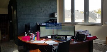 Au plein c½ur de Kehlen, un bureaux climatisés faisant 103m2, espaces stockage, parlophone et boite aux lettres individuel.<br>Sis au 2ième étage.<br>Composition: bureaux de 32 m2, 30 m2 et 16m2, réception faisant 25m2<br>Charges forfaitaire incluant aussi la consommation de l\'électricité privative.<br><br>A 10km de Luxembourg-Ville, et 5km de l\'autoroute A4<br><br>