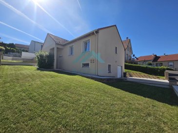 Belardimmo vous propos une magnifique maison individuelle de 123m² habitables sur un terrain de 5 are75ca, en plain pied sur sous sol complet.

La maison est composée comme suit:

- Hall d'entrée
- Grand salon/séjour avec cheminée et accès grande terrasse et jardin
- Cuisine équipée ouverte
- Une salle de bain
- 3 chambres
- WC séparé

Au sous-sol:

2 grandes dont une aménagée en chambre
- Une cave à vin
- Une grand garage pour 2/3 voitures et emplacement buanderie

A l'extérieur:

- Grand jardin clôturé
- 3 places de parkings 
- 2 grandes terrasse bien exposées.


Pour plus d'informations veuillez contacter Monsieur David Kempf au 00 352 621 631 841 ou par mail David.kempf16@gmail.com