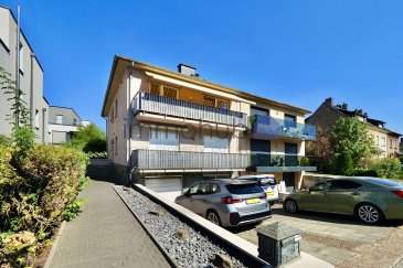 immohub, votre partenaire immobilier à Esch-sur-Alzette a le plaisir de vous présenter en exclusivité ce spacieux appartement en duplex, situé dans un quartier recherché d'Esch-sur-Alzette, à proximité immédiate de toutes les commodités.

Situé dans une petite résidence composée de seulement 2 unités, ce bien offre un cadre de vie agréable et intimiste. Il développe une surface habitable d'environ 139,32 m² et se distingue par ses beaux volumes, ses nombreux espaces polyvalents ainsi que ses annexes généreuses.

R+1 - Espace de vie et espace nuit
-Hall d'entrée : 10,44 m², avec interphone
-WC séparé : 1,38 m²
-Double séjour avec cuisine équipée ouverte : 36,35 m², avec accès au balcon
-Balcon orienté Ouest : 10,35 m², avec marquise
-Chambre I : 15,21 m², avec revêtement laminat
-Chambre II : 15,45 m², avec revêtement laminat
-Salle de douche : 6,60 m²
-Bureau / Dressing : 7,29 m²

R+2 - Grenier aménagé
Le dernier niveau, agrémenté de poutres apparentes, offre un espace supplémentaire de 39,60 m² pour une hauteur de 1,80 m.
Cet espace est actuellement aménagé comme suit :
-Chambre à coucher
-Bureau
-Coin de loisir
-Salle de bain : 7,00 m², rénovée en 2020

R-1 - Annexes et espaces extérieurs
Le bien se complète par :
-Cave privative avec buanderie : 15,76 m²
-Garage fermé : 24,88 m²
-Jardin, accessible directement depuis la cave/buanderie
-2 emplacements extérieurs devant le garage

Caractéristiques techniques
-Double vitrage / Châssis en PVC de 2008 - Coplaning / Volets électriques
-Chauffage au gaz avec radiateurs / Chaudière Buderus de 2014
-Hauteur sous plafond de 2,69 m au R+1
-Revêtements de sol en laminat et carrelage
-Velux avec châssis en bois et double vitrage au R+2
-Charges mensuelles : +/- 170 €
-CPE : en cours

Mises à jour
-2021 : peinture de la façade
-2020 : rénovation / création de la salle de bain au R+2
-2017 : peinture intérieure
-2014 : remplacement de la chaudière

Un bien particulièrement complet, offrant +/- 139,32 m² de surface habitable, de beaux volumes et de nombreuses possibilités d'aménagement. Son garage fermé, ses deux emplacements extérieurs sa cave avec buanderie ainsi que son accès au jardin constituent de véritables atouts.

Sa situation dans un quartier recherché d'Esch-sur-Alzette, à proximité de toutes les commodités, ainsi que sa configuration au sein d'une petite résidence de seulement deux unités, en font une opportunité intéressante aussi bien pour une famille que pour un acquéreur à la recherche d'un logement spacieux et polyvalent.