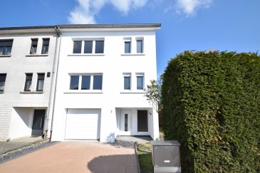 En Exclusivité ImmoHouse vous propose cette superbe maison libre des 3 cotés rénovée idéalement située à Sanem dans rue calme et résidentielle.

Sur un terrain de 3,05 ares et une surface de 140m², cette magnifique maison se compose de:

Au rez de chaussée:
- Un spacieux hall d'entrée
- Un garage pour 2 voitures et un emplacement exterieur
- Une cave
- Un espace buanderie
- Un accés vers un superbe jardin

Au 1er étage:
- Un salon salle à manger traversant trés lumineux
- Une cuisine équipée semi ouverte
- Une salle de douche avec wc et fenetre

Au 2ème étage:
- Trois chambres à coucher
- Une salle de douche avec wc et fenetre

Au dernier étage:
- Une chambre à coucher
- Une salle de bain avec baignoire wc et fenetre

A cela s'ajoutent: un garage avec emplacement extérieur, une buanderie, une cave, un jardin, une terrasse.

Magnifique maison à découvrir....

Infos et visites sur rdv
