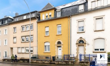 ***SOUS COMPROMIS*** ***SOUS COMPROMIS*** ***SOUS COMPROMIS***

Située à Luxembourg-Bonnevoie sur un terrain de 2a 85ca, cette demeure construite en 1927 possède une surface habitable ± 172 m² pour une surface totale ± 217m² et fera le bonheur d'une grande famille. Avec une belle hauteur sous plafond de ± 3 mètres, elle est aménagée comme suit:

Au rez-de-chaussée : un hall d'entrée ± 6 m² mène vers un séjour de ± 31 m², une cuisine séparée ± 11m² équipée et aménagée et depuis laquelle on peut aussi accéder au jardin avec sa terrasse.

Au première étage, un palier ± 6 m² dessert deux chambres de ± 13 et 17 m² et une salle d’eau ± 7 m² avec douche, lavabo et wc.

Le deuxième étage est constitué d’un palier ± 8 m² qui mène vers trois chambres dont deux de ±13 m² et une de ± 16 m² et un grenier de ± 22 m².

Au sous-sol : un couloir de ± 4 m² mène vers la chaufferie de ± 8 m² (chaudière au gaz de ville datant de 1977). 

Cette belle maison de maître située à Luxembourg-ville est à proximité des hyper marchés (Auchan, Cactus, Naturata, etc....), des écoles (Lycée Technique de Bonnevoie, Lycée Français du Luxembourg - Vauban) et bien desservie par les transports en commun.

Généralités :
- Agréable jardin et terrasse exposés Sud-Est ;
- Vue sur le jardin ;
- Chaudière au gaz de ville de 1977 ;
- Localisation recherchée ;
- Le nouveau tram passera a proximité de la maison ;
- Toiture en ardoise.

Agent responsable du dossier :GeoffreyDepré
E-mail :geoffrey@vanmaurits.lu
Mobile :+352 661 127 777

