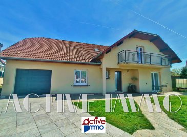 Maison Guenange 6 pièce(s) 140 m2. MAISON INDIVIDUELLE ! SECTEUR RECHERCHÉ CALME ET AGRÉABLE !

Sur la commune de Guénange, offrant un réel confort de vie avec sa proximité des commodités, écoles, commerces, grandes surfaces et proche des axes autoroutiers A30 et A31, devenez propriétaire de cette charmante maison.
Située au fond d'une impasse, dans un quartier résidentiel calme et recherché, édifié sur un terrain de 5ares 12ca, ce pavillon individuel de 1990 de 140 m²habitable, à tout pour vous plaire.

Composée d'un plain pied de 95 m², offrant confort et modernité avec une belle entrée fonctionnelle avec placards de rangement, donnant sur un espace de vie spacieux et lumineux de plus de 58m², avec cuisine équipée et aménagée ouverte sur le salon-séjour, le tout bénéficiant d'accès direct aux extérieurs.
En complément, 2 chambres dont 1 exploitée en dressing, une salle d'eau avec 2 vasques et douche, ainsi qu'un wc séparé.

A l'étage, une vaste chambre et une salle de bain avec baignoire, douche et wc, ainsi qu'une belle pièce de 25m² faisant office de bureau et coin détente avec accès au balcon pouvant être aménagée en 4ème chambre. 
En sus, 2 pièces en enfilade à terminer d'aménager selon vos goûts et besoins, donnent la possibilité d'exploiter des surfaces supplémentaires et agrandir la surface habitable de la maison.

Le garage équipé d'une porte motorisée et d'une borne de recharge pour voiture électrique est prolongé par un espace cellier- buanderie et d'un atelier communiquant directement avec le jardin.

Les extérieurs permettent de faire le tour de la propriété avec la possibilité de stationner plusieurs véhicules, en plus des places de stationnement présentes devant la maison.
Le jardin plat et arboré vous permettra de profiter toute la journée de vos extérieurs.

DV PVC + VOLETS roulant électrique 2021-2022 / CHAUDIÈRE GAZ / Absence d'Amiante / Tout à l'égout / FIBRE / Petits travaux de finitions à prévoir + Combles exploitable

DPE réalisé le 17/04/2026 : logement classé D pour 156kwh/m²/an ainsi que D pour les émissions de gaz à effet de serre pour 32 kg co²/m²/an.
Montant estimé des dépenses annuelles d'énergie pour un usage standard : entre 2 020€ et 2 790€ par an. Prix moyens des énergies indexés sur l'année 2021, 2022, 2023 (abonnements compris)
Les informations sur les risques auxquels ce bien est exposé sont disponibles sur le site Géorisques : www.georisques.gouv.fr ».

A VISITER SANS TARDER ! 
Frais d'agence à charge vendeur
Votre conseiller Immobilier : Marie PETITFRERE : 06 95 67 68 76