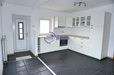 New Keys vous propose ce bel appartement 2 chambres, situé à Itzig,(commune de Hesperange), dans une petite copropriété.

Sur une surface habitable de 68 m², l'appartement se compose comme suit:

- Cuisine équipée individuelle récente
- Living
- 2 chambres à coucher
- Salle de bain

À la description de ce bien, s'ajoutent un garage.

Proche de toutes commodités, (Cloche d'or, Contern/Sandweiler, centre-ville).

Pour plus d'informations et /ou visites, veuillez nous contacter au 27 99 86 23 ou par email à l'adresse info@newkeys.lu

Les prix s'entendent frais d'agence de 3 % TVA 17 % inclus dans le prix et payable par le vendeur.

Nous recherchons en permanence pour la vente et pour la location,
des appartements, maisons, terrains à bâtir etc pour notre clientèle déjà existante.

N'hésitez pas à nous contacter si vous avez un bien pour la vente ou la location.
Estimation gratuites.