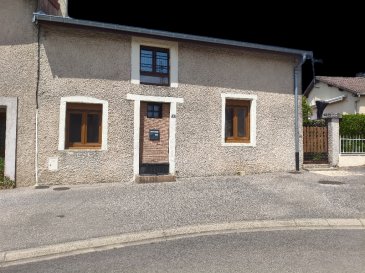 Maison de type F5 de 94.25 M² comprenant 
WC, Cuisine, Salon, Séjour, 2 Chambres, Salon, Salle de bains
Grenier, Un Jardin, Chauffage Electrique
Frais d'agence 780 €