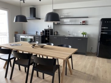 Amazing apartment 100 m2  with private terace 25m2 - Short term rentals possible
Fully furnished - ready to move in!

Contact us for a visitCet appartement situé dans le quartier dynamique de Gasperich - Cloche d'or, à Luxembourg, est en vente par myestate. Ce bien, que vous ne trouverez que sur athome.lu, combine modernité et fonctionnalité, idéal pour ceux qui recherchent un lieu de vie confortable au cœur d'une ville animée.

Détails de la Propriété: Venez découvrir ce charmant appartement de 100 m² entièrement meublé, disponible à la location à partir du 1er mars 2026. Construit et rénové en 2020, il offre une chambre avec salle de douche, ainsi qu'un WC. L'appartement propose une cuisine ouverte entièrement équipée parfaite pour cuisiner en toute convivialité. Profitez également d'une large terrasse de 25 m² exposée plein sud, idéale pour les résidents aimant les moments de détente en plein air. De plus, une cave et une buanderie complètent l'ensemble, facilitant ainsi votre quotidien. Avec une connexion fibre optique et un chauffage au gaz, l'efficience énergétique se situe au niveau B, garantissant confort et économies.

Équipements à Proximité: Le quartier de Gasperich est réputé pour son atmosphère accueillante et dynamique. Vous y trouverez des écoles et institutions d'enseignement de qualité, parfaites pour les familles. Commerces et restaurants sont à portée de main, offrant une multitude d'options pour le shopping et les sorties culinaires. Des parcs et espaces récréatifs sont présents pour les amateurs de nature et de sport. Les infrastructures médicales sont facilement accessibles et bien équipées pour répondre à vos besoins de santé. Enfin, le quartier est bien desservi par les transports en commun, vous permettant de rejoindre facilement tous les points d'intérêt de la ville.

Ne manquez pas cette opportunité exceptionnelle! Pour planifier une visite, contactez-nous via le formulaire de contact ou par téléphone. Nous serons ravis de vous faire découvrir ce magnifique appartement.