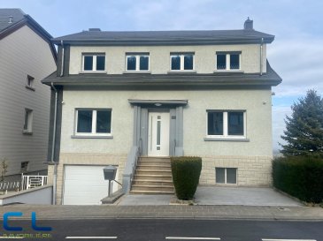 Nous vous proposons en exclusivité cette belle maison unifamiliale et libre des cotés. 

Bâtie en 1955 sur un terrain de 3.95ares, récemment rénovée. 
Cette maison d'une surface total de 210m2 dont environs 140 m2 habitables se compose comme suit: 

Rdch: hall d'entrée, deux chambres à coucher, wc séparé,  salon, salle a manger avec accès sur terrasse, cuisine avec accès sur terrasse .
Etage: deux grandes chambres à coucher, débarras, une chambre aménagée pour faire une grande salle de bain. 

Sous sol: grand garage pour deux véhicules,  chaufferie, buanderie, salle de douche. 
Accès sur une grande terrasse et le jardin. 
Emplacement pour voiture extérieur sur le terrain.

Divers: 
Toit en ardoise, chaudière  au gaz  -2022, nouvelle porte d'entrée et porte de garage. 

La propriété se trouve: 
- proches des écoles primaires  (1.2 km) 
- d'un lycée  (3.6km)
- d'une gare (1.9km) arrêt de bus à 150m, 
- proche également d'une pharmacie, et divers commerces.

Disponible d'immédiat.

Pour toute demande de visite ou informations complémentaires, n'hésitez pas à nous contacter au 265341 ou directement notre agent Mme VEIGAS au 621 505 621 ou par mail: cristina.veigas@cl-immo.lu

Les frais d'agence sont compris dans le prix de vente et à charge du vendeur.
