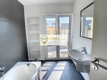 PLM Immobilière & Gestion du Patrimoine, vous propose à la vente ce magnifique appartement dans le charmant village de Canach situé entre la Moselle et à 20 minutes à peine du Kirchberg.

Dans un immeuble récent construit en 2010, cet appartement d'une surface habitable de 92m² se situe au rez-de-chaussée d'une maison bi-familiale et se compose comme suit :

- 2 chambres de bonnes dimensions
- 2 salles de bain avec douche et baignoire
- Living de 37m² avec cuisine ouverte et moderne avec accès direct à la terrasse de 20m² 
- Hall d'entrée avec placards encastrés

Aucun travaux à prévoir!

Cet ensemble dispose également d'un emplacement de parking privatif en dessous de la résidence, d'une buanderie commune et d'une cave privative.

Situé dans la charmante commune de Canach, ce quartier offre une ambiance conviviale et familiale. Les écoles et les services éducatifs de qualité se trouvent à proximité, facilitant l'accès à l'éducation. Pour vos courses et vos envies de shopping, divers commerces sont à explorer. Les amateurs de gastronomie apprécieront la variété de restaurants et de cafés présents dans le voisinage. Canach dispose aussi de parcs et d'espaces verts pour les amateurs de plein air, tandis que les infrastructures de santé assurent des soins de qualité. Les transports en commun sont facilement accessibles, garantissant une mobilité aisée vers les zones environnantes et le centre de Luxembourg.

Ne manquez pas cette occasion! Pour découvrir cet appartement, prenez rendez-vous dès maintenant via notre formulaire de contact ou appelez-nous directement au +352/691 210 784