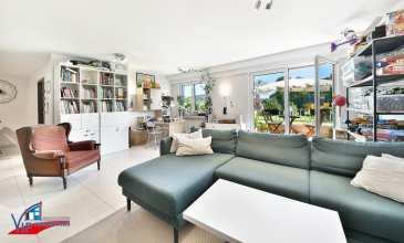 VIP Promotions s.a. vous propose en exclusivité ce bel appartement-duplex entièrement rénové d'une surface utile de 90,25m², sis au deuxième et troisième étage d'une résidence de 14 unités.

Découvrez notre offre en visite virtuelle :

https://visite-virtuelle-360.ovh/vip.mersch.duplex/

Le bien se compose suit ;

Deuxième étage :

- Hall d'entrée avec vestiaire encastré
- Cuisine ouverte sur le living menant vers un balcon d'environ 4,5m² orienté sud-ouest
- 1 chambre à coucher avec armoires sur mesure
- WC séparé

Troisième étage :

- 1 chambre à coucher avec accès au balcon d'environ 6m² avec salle de bains attenante

Divers :

- 1 emplacement de parking extérieur
- Cave privative
- Buanderie commune
- Possibilité de louer un emplacement de parking extérieur supplémentaire au prix de 75.-Euros/mois.
- Disponibilité 01/11/2023

Loyer : 2000 Euros
Charges : 225 Euros
Caution : 6000 Euros
Commission d'agence : 2320 Euros (2000 + 16% TVA)

Proche de toutes commodités, des grands axes routiers et à proximité de toutes les infrastructures nécessaires.

Pour plus de renseignements ou pour une prise de rendez-vous, veuillez nous contacter au +352 691 901 219 ou bien par e-mail sur info@vippromotions.lu.

Suivez-nous sur Facebook pour recevoir nos informations en continu.
