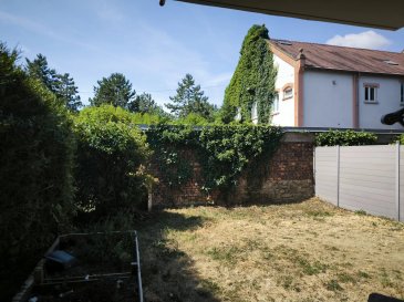 APPARTEMENT 3 pièces avec GRAND JARDIN PRIVATIF – Thionville - à 5 mn à pieds supermarché , pharmacie...à 12 mn à pied de la gare

Dans une résidence des années 2000, au calme et bien entretenue, composée de seulement 18 appartements, « Rez de Jardin » offrant un cadre de vie recherché, entre appartement et esprit maison.
D’une surface de 78,59 m², ce bien séduit par ses volumes, sa fonctionnalité et surtout par son jardin privatif agréable et intimiste de 58m2 bien exposé , véritable atout rare sur le secteur.

L’appartement se compose de :
Une entrée avec dégagement et placards
Un séjour avec cuisine attenante d’environ 36 m², lumineux, ouvrant directement sur l’extérieur
Deux chambres 
Une grande salle de bain
Un WC indépendantâ€¨
La cuisine et la salle de bain sont à repenser, offrant une belle opportunité de personnalisation selon les goûts et les envies.

Un bien idéal pour un couple, une petite famille ou des acquéreurs souhaitant créer un intérieur à leur image, dans un environnement agréable et bien situé.

Garage 
Cellier privatif sur le palier
Chaudière gaz récente
Copropriété à taille humaine
Charges copro 136 euros mensuel (Syndic,assurrance, Eau froide...)
Taxe foncière : 1 186 €â€¨

Annonce rédigée par Philippe HAUSHERR , agent commercial enregistré au RSAC THIONVILLE sous le numéro TI 332 168 434 ,détenteur de l'Attestation de Collaborateur de l'Agence CTN Immobilier. 7 place au bois 57000 THIONVILLE.
Carte professionnelle n° 5705 2018 000 025 433 Transactions sur immeubles et fonds de commerce délivrée par la CCI de la Moselle. Responsabilité civil professionnelle AXA Paris. Absence de garantie financière : non détention de fonds, effet ou valeur, autre que ceux représentatifs de sa rémunération ou de sa commission, à l'occasion des opérations spécifiées par l'article 1er (1°à 5°) de la Loi du 2 Janvier 1970