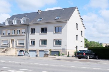 STRASSEN 70A, route d'Arlon, appartement de 83 m2 au deuxième et dernier étage sans ascenseur et comprenant : hall d'entrée, living, cuisine équipée séparée, WC indépendant, salle de bains avec WC, deux chambres à coucher mansardées, buanderie commune,  garage fermé, 
libre le premier octobre 2020
contact et visites : Rosalba MAITRE téléphone : 691 550 189
