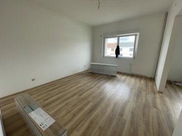 AMNEVILLE au calme Proche écoles et toutes commodités
grande maison de 153m2 sur un terrain de plus de 4 ares comprenant 5 chambres, 2 salles de bains, cuisine à prévoir, sous-sol complet.
Tout a été rénové: toiture neuve, chaudière neuve, installation électrique neuve, fenêtres neuves, Salles de bains neuves...
A voir absolument
Prix 420.000 euros
R. RONCEN : contact@ctnimmo.com ou 06.95.65.86.64