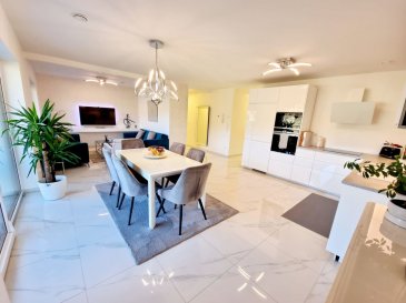 *** A VISITER ***<br>Bel appartement avec Finitions de haute qualité 2 chambres à coucher à vendre à Lintgen avec jardin privative de +/- 0.90 ares. <br>L\'appartement se situe au Rez de chaussée dans une résidence à 2 unités construite en 2019. <br>L\'appartement dispose d\'une surface habitable de 87.50m² et se compose comme suit : <br>- Espace de vie lumineux avec cuisine équipée ouverte<br>- 2 chambres à coucher spacieuse dont une avec dressing<br>- 1 salle de douche avec douche Italien  et deux lavabos<br>- 1 WC séparé <br> Il bénéficie également d\'une terrasse de +/- 20m2, d\'un emplacement intérieur, et d\'un emplacement extérieur, d\'une cave privée (13,14m²), d\'une buanderie commune et d\'un jardin privative d\'environ 0.90m².  <br><br>Proche de toutes commodités, transports publics (train, bus) et avec un accès rapide à l\'autoroute du Nord (2km), et à 10min. de Kirchberg.<br>Pour plus de renseignements ou une visite (visites également possibles le samedi sur rdv), veuillez contacter le 691 850 805.