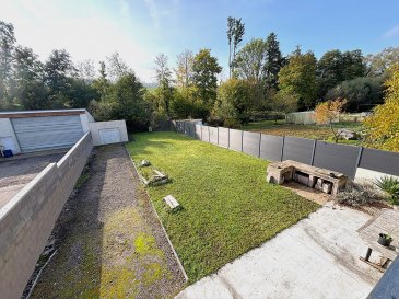 Vue dégagée sur la nature.  Joli pavillon des années 2000 offrant 148.39m2 de surface habitable. Belle pièce à vivre très lumineuse donnant accès sur un balcon exposé plein sud, 4 chambres, salle de bain et douche. Grand sous-sol avec garage 2 VL. Agréable jardin clos avec dépendance.
 Les informations sur les risques auxquels ce bien est exposé sont disponibles sur le site Géorisques : www.georisques.gouv.fr