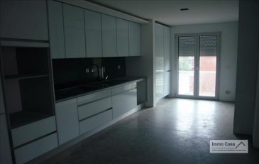 Portugal - Coimbra St° Antonio<br><br><br>AVEZ ?VOUS DÉJÀ PENSÉ À AVOIR UNE MAISON AU PORTUGAL? <br><br>Si vous y passez déjà des vacances, pourquoi ne pas y élire domicile?<br>En plus toutes les raisons que vous connaissez déjà, sachez que le Portugal offre des conditions attractives pour votre achat, qu\'il soit à titre personnel ou pour investissement.<br><br>Vous vivez dans un pays avec une grande variété de paysages et d\'environnement à courtes distances, plages avec étendus de sable à perte de vue, montagnes et de plaines dorées, villes cosmopolites et un patrimoine millénaire.<br><br>Saviez-vous que nombres d\'heures de soleil arrive à  atteindre les 3300heures au sud du pays et 1600heures au nord, ce qui correspond aux chiffres les plus élevés en Europe ?<br>Sans oublier les avantages fiscaux pour les pensionnés qui veulent habiter au Portugal.<br>Pas de taxe sur le revenu pendant 10 ans.<br><br>Immo Casa vous propose plus de 500 biens au Portugal des appartements de 75m2 au prix de 50.000Eur à la Villa de 500m2 au prix de 3.500.000Eur, dans des endroits très prisés du Portugal. Financements à 90% par une institution financière Portugaise.<br><br>Du Nord au Sud du Portugal en passant par le Centre et le Littoral, des maisons et appartements dans des villes à l\'intérieur, comme des maisons et appartements au bord de la mer. <br><br>Quelques villes, Braga, Porto, Coimbra, Nazaré, Figueira da Foz, Campo-Maior, Portalegre, Setúbal(Troia), Lisboa, Cascais, Estoril, Faro, Olhão, Albufeira et beaucoup d\'autres.<br><br>Vous pouvez nous envoyer votre recherche quelle type de bien et votre budjet et on se fera un plaisir à vous le trouver.<br><br><br>YOU HAVE ALREADY THOUGHT TO HAVE A HOUSE IN PORTUGAL?<br><br>If you already have your holiday, why not take up residence?<br>In addition to all the reasons you already know, know that Portugal offers attractive conditions for purchasing, whether for personal use or for investment.<br><br>You live in a country with a wide variety of landscapes and short distances environment, with extensive beaches of sand out of sight, mountains and golden plains, cosmopolitan cities and ancient heritage.<br><br>Did you know that numbers of hours of sunshine reaches 3300hours reach the south of the country and 1600hours north, which corresponds to the highest figures in Europe?<br>Not to mention the tax benefits for pensioners who want to live in Portugal.<br>No tax on income for 10 years.<br><br>Immo Casa Real Estate offers you more than 500 properties in Portugal.<br>From the 75m2 apartments priced at 50.000Eur to 500m2 villa priced at 3.500.000Eur in highly desirable locations in Portugal.<br>90% financing by Portuguese Financial Institution.<br><br>From North to South of Portugal in passing by the Centre and Littoral, houses and apartments in cities both inside houses and apartments by the sea.<br><br>Some cities, Braga, Porto, Coimbra, Nazare, Figueira da Foz, Campo Maior, Portalegre, Setúbal (Troia), Lisbon, Cascais, Estoril, Faro, Olhão, Albufeira and many others.<br><br>You can send us your research what type of property and your budget and will be happy to find it for you.