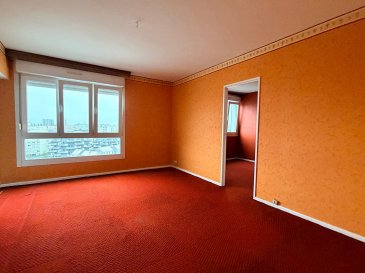 À VENDRE ? Appartement 72 m² ? Dernier étage avec ascenseur ? Thionville. Situé au Impasse Corneille à Thionville, au 8? et dernier étage avec ascenseur, cet appartement de 72 m² offre un fort potentiel après rénovation.
Il se compose actuellement d'une cuisine indépendante, d'un séjour lumineux, de deux celliers, d'une salle de bains, de WC séparé, et permet la création de trois chambres selon vos besoins.
L'appartement est équipé de double vitrage PVC et d'un chauffage individuel au gaz.
Il dispose également d'une cave et d'un garage, un véritable atout en secteur urbain.
Idéal pour un investisseur, un projet de colocation ou de chambres meublées, ou pour un acquéreur souhaitant personnaliser son futur logement.
Les informations sur les risques auxquels ce bien est exposé sont disponibles sur le site Géorisques : www.georisques.gouv.fr » 
Contacts :
K.Karas : 06 08 31 19 87
K. Moriceau : 06 75 66 99 25 (6.15 % d'honoraires TTC à la charge de l'acquéreur.)
Copropriété de 40 lots - dont 32 lots habitation. (Pas de procédure en cours).