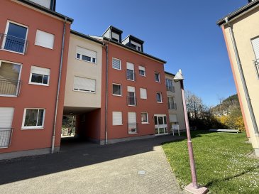 Larochette Vente  - Duplex     558 000 € Home Project SA vous propose un beau duplex rénové de 106 m² au sol, situé aux dernières étages, (3ième et 4ième) d'une charmante résidence sise à LAROCHETTE.
Ce duplex vous offre :
3ième étage:
- Hall d'entrée
- Salon / salle à manger 
- Cuisine équipée 
- Salle de bains avec baignoire, douche, WC et 2 lavabos
- 2 chambres à coucher 
4ième étage:
- 3ième chambre
- débarras
Atouts supplémentaires:
- Ascenseur
- Pas de voisins au dessus
- Cave privative
- 1 emplacement parking intérieur
- 30 min de Kirchberg, proche des commodités (Arrêt de bus, Restaurants, Boulangerie, Station d'essence, Supermarché, Ecole, Post)
Contactez-nous, pour toute information complémentaire ou pour planifier une visite:
Tél.: +352 26 36 11 12
Email: info@home-project.lu
Home Project SA bietet Ihnen ein schönes, renoviertes Duplex-Apartment mit 106 m² Wohnfläche in den obersten Etagen (3. und 4.) einer charmanten Residenz in Larochette.
Diese Maisonettewohnung bietet Ihnen :
3. Etage:
- Eingangshalle
- Wohn-/Esszimmer 
- Voll ausgestattete Küche 
- Badezimmer mit Badewanne, Dusche, WC und 2 Waschbecken
- 2 Schlafzimmer 
4. Stockwerk
- 3. Schlafzimmer
- Abstellraum
Zusätzliche Vorteile:
- Aufzug
- Keine Nachbarn über dem Haus
- Eigener Keller
- 1 Innenparkplatz
- 30 min von Kirchberg, nah an allen Annehmlichkeiten (Bushaltestelle, Restaurants, Bäckerei, Tankstelle, Supermarkt, Schule, Post)
Kontaktieren Sie uns, um weitere Informationen zu erhalten oder einen Besichtigungstermin zu vereinbaren:
Tel.: +352 26 36 11 12
Email: info@home-project.lu
Home Project SA offers you a beautifully renovated duplex with 106 m² of floor space, located on the last floors (3rd and 4th) of a charming residence in LAROCHETTE.
This duplex offers:
3rd floor:
- Entrance hall
- Living/dining room 
- Fully equipped kitchen 
- Bathroom with bath, shower, WC and 2 washbasins
- 2 bedrooms 
4th floor:
- 3rd bedroom
- storeroom
Additional features:
- Elevator
- No upstairs neighbors
- Private cellar
- 1 indoor parking space
- 30 min from Kirchberg, close to amenities (bus stop, restaurants, bakery, gas station, supermarket, school, post office)
Contact us for further information or to arrange a viewing:
Phone: +352 26 36 11 12
Email: info@home-project.lu