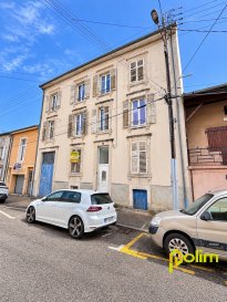Nouveauté en exclusivité.  Joli appartement au RDC d'une copropriété proche hyper centre offrant une cuisine ouverte sur salon séjour, une chambre, une salle de bain et un wc. Aucun travaux à prévoir. A visiter rapidement.
 Certaines photographies ont été retouchées par intelligence artificielle afin d'améliorer leur qualité visuelle, sans modifier les caractéristiques essentielles du bien.
 Les informations sur les risques auxquels ce bien est exposé sont disponibles sur le site Géorisques : www.georisques.gouv.fr