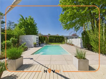 À Trèves-Mariahof, dans un quartier prisé et verdoyant, cette maison d’exception au design contemporain séduit par son architecture intérieure soignée, ses matériaux de standing et son jardin méditerranéen avec piscine chauffée. Elle offre une surface brute de 232 m² et une surface habitable de 182 m².

Au rez-de-chaussée :

Le rez-de-chaussée accueille une très belle pièce de vie (salon / salle à manger / cuisine) de 72 m², baignée de lumière grâce à une large baie vitrée. Béton apparent au sol, lignes sobres et atmosphère moderne. La cuisine, réalisée sur mesure par un ébéniste en 2011, s’intègre discrètement à cet espace. Conçue dans un esprit minimaliste, elle allie praticité et design.

Ce niveau comprend également : Deux chambres à coucher dont une avec vue sur le jardin, une salle de douche, un WC séparé, une pièce supplémentaire polyvalente, idéale comme bureau, dressing ou chambre d’enfant.

Un jardin méditerranéen avec piscine :

L’extérieur est un des points forts de la propriété. La grande terrasse de 47 m², partiellement ombragée par une marquise en toile tendue, s’ouvre sur un jardin aux inspirations méditerranéennes.

La piscine chauffée, s’intègre harmonieusement à cet environnement. Un espace vert, un local technique et une douche extérieure complètent les aménagements.

En souplex :

Deux grandes chambres (18 m² et 20 m²), une belle salle de bain avec baignoire, douche à l’italienne, une salle de sport ou pièce polyvalente, une buanderie, des caves et un local technique.

Détails techniques :

Chauffage urbain.
Réseau RJ45 dans plusieurs pièces.
Cheminée dans le séjour.
Garage individuel, équipé d’une porte motorisée autonome grâce à une installation photovoltaïque avec batterie.

Les alentours :

Mariahof – Un cadre de vie privilégié à Trèves

Quartier résidentiel du sud de Trèves, Mariahof a été conçu comme une cité-jardin dans les années 1960. Il offre de vastes espaces verts, un accès direct à la forêt de Mattheis, de nombreux sentiers de promenade et une atmosphère familiale et sereine.

La maison se situe en zone piétonne, à l’écart de toute circulation.

Écoles, commerces, transports et services de santé sont accessibles à pied, et le centre-ville est à quelques minutes.

Visites et informations, contactez :

Novin Real Estate / Correia Brice / +352.26.19.21.1

 ---------- 
In einem der gefragtesten und grünsten Wohnviertel Triers, im beliebten Mariahof, besticht dieses außergewöhnliche Haus durch seine durchdachte Innenarchitektur, hochwertige Materialien und einen mediterran gestalteten Garten mit beheiztem Pool.
Die Bruttogesamtfläche beträgt 232â€¯m², die Wohnfläche ca. 182â€¯m².

Erdgeschoss:
Der großzügige Wohnbereich (Wohnen / Essen / Küche) mit 72â€¯m² ist dank einer breiten Fensterfront lichtdurchflutet. Sichtbetonboden, klare Linien und ein modernes Ambiente prägen das Erscheinungsbild.
Die maßgeschneiderte Küche, 2011 von einem Schreiner angefertigt, fügt sich dezent und funktional in das Raumkonzept ein – minimalistisch im Design.

Auf dieser Ebene befinden sich außerdem:
– Zwei Schlafzimmer, eines davon mit Gartenblick
– Ein Duschbad
– Ein separates WC
– Ein vielseitig nutzbarer Raum – ideal als Büro, Ankleidezimmer oder Kinderzimmer

Mediterraner Garten mit beheiztem Pool:
Ein Highlight der Immobilie ist der Außenbereich: Die 47â€¯m² große Terrasse, teilweise beschattet durch ein straff gespanntes Sonnensegel, öffnet sich zu einem mediterran gestalteten Garten.

Der beheizte Pool fügt sich harmonisch in die Umgebung ein. Ein Grünbereich, ein Technikraum und eine Außendusche runden das Außenkonzept ab.

Souterrain:
– Zwei großzügige Schlafzimmer (18â€¯m² und 20â€¯m²)
– Elegantes Badezimmer mit Badewanne und begehbarer Dusche
– Fitnessraum oder Mehrzweckzimmer
– Waschküche
– Keller- und Technikräume

Technische Details:
– Fernwärmeanschluss
– RJ45-Netzwerk in mehreren Räumen
– Kamin im Wohnbereich
– Einzelgarage mit motorisiertem Tor, betrieben durch eine Photovoltaikanlage mit Batteriespeicher

Lage – Mariahof:
Mariahof ist ein bevorzugter Wohnort im Süden von Trier, konzipiert als Gartenstadt in den 1960er Jahren. Der Stadtteil bietet weitläufige Grünflächen, direkten Zugang zum Mattheiser Wald, zahlreiche Spazierwege und eine ruhige, familienfreundliche Atmosphäre.

Das Haus liegt in einer verkehrsberuhigten Fußgängerzone, abseits jeglichen Durchgangsverkehrs.
Schulen, Einkaufsmöglichkeiten, öffentliche Verkehrsmittel und medizinische Einrichtungen sind fußläufig erreichbar – das Stadtzentrum ist nur wenige Minuten entfernt.

Besichtigungen und Informationen:
Novin Real Estate
Correia Brice
+352.26.19.21.1

 ---------- 
In Trier-Mariahof, in a sought-after and green residential area, this exceptional contemporary home stands out with its refined interior architecture, high-end materials, and Mediterranean garden with a heated pool. It offers a gross surface area of 232m² and 182 m² of living space.

Ground Floor:

The ground floor features a stunning 72 m² open-plan living space (living room / dining area / kitchen), bathed in light thanks to a large picture window. Exposed concrete flooring, clean lines, and a modern atmosphere define the space. The kitchen, custom-made by a cabinetmaker in 2011, is discreetly integrated into the room. Designed in a minimalist spirit, it combines functionality and style.

This level also includes:
Two bedrooms, one with a garden view,
A shower room,
A separate WC,
An additional versatile room, ideal as an office, dressing room, or child’s bedroom.

Mediterranean Garden with Pool:

The outdoor area is one of the property’s key assets. The spacious 47 m² terrace, partially shaded by a stretched canvas awning, opens onto a Mediterranean-inspired garden.

The heated pool blends harmoniously into the setting. A green area, a technical room, and an outdoor shower complete the outdoor amenities.

Lower Ground Floor:

Two large bedrooms (18 m² and 20 m²),
A stylish bathroom with bathtub and walk-in shower,
A gym or multipurpose room,
A laundry room, cellars, and technical room.

Technical Features:

District heating

RJ45 network available in several rooms

Fireplace in the living room

Private garage with motorized door, powered independently by a photovoltaic system with battery


The Surroundings:

Mariahof – A Privileged Living Environment in Trier

A residential district in southern Trier, Mariahof was developed as a garden city in the 1960s. It offers expansive green spaces, direct access to the Mattheis forest, numerous walking trails, and a peaceful, family-friendly atmosphere.

The home is located in a pedestrian zone, away from all traffic.

Schools, shops, public transportation, and healthcare services are all within walking distance, and the city center is just a few minutes away.

For viewings and further information, please contact:
Novin Real Estate / Correia Brice / +352.26.19.21.1