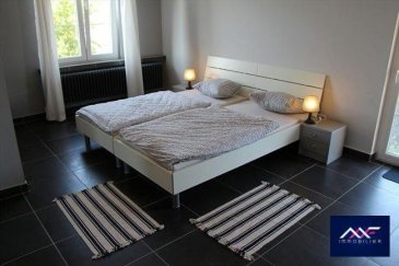 A 15 minutes de Luxembourg ville, à 2 minutes de Mondorf-les-Bains et de la France, A LOUER MAGNIFIQUE CHAMBRE MEUBLEE DE STANDING complètement équipée entre 15 et 20 m² environ.<br><br><br>TOTALEMENT RENOVE A NEUF et AU CALME, chaque chambre offre :<br>- 1 SALLE DE DOUCHE PRIVATIVE DANS LA CHAMBRE<br>- 1 WC PRIVATIF DANS LA CHAMBRE<br>- un équipement complet : 1Lit (double si possible) complet, bureau, armoire-penderie, chaises, TV, linge de lit, luminaires`<br>- accès à une cuisine équipée commune<br>- grand parking privé gratuit<br>- WIFI inclus.<br><br>Chaque locataire peut S`INSCRIRE OFFICIELLEMENT À LA COMMUNE COMME RÉSIDENT à Aspelt.<br><br>Possibilité de LOUER A COURT TERME selon disponibilité!<br><br>+ Loyer fixe de 780 EUR toutes charges comprises ! <br><br>+ Frais d\'agence<br><br>+ Disponibilité : 1er Juin 2018<br><br>Selon l\'occupation du moment, l\'agencement et la surface de chaque chambre peut changer légèrement et nous pouvons disposer d\\`une ou plusieurs chambres à louer.<br><br>A NE PAS MANQUER ! PRODUIT RARE!<br><br><br><br>A 2 pas de :<br><br>- AUTOROUTES<br><br>- ARRETS DE BUS juste en face (lignes N°168, 175, 176, 177, 178, 455, 304)<br><br>- Commerces (boulangerie, salon de thé`)<br><br>- Restaurants et cafés, <br><br>- Banques, stations essences`<br><br>- Pharmacie, médecins, kinésithérapeutes, pharmacies...<br><br>- Les thermes (SPA et Fitness) et le Casino.<br />Ref agence :L_chbr_aspelt