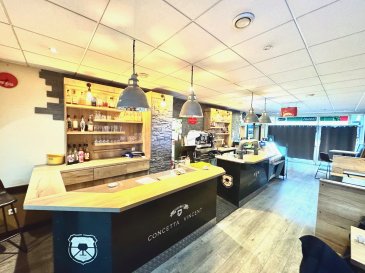 A VENDRE : BRASSERIE - BAR - PMU - FDJ  située à JOEUF  : 12.  Etablissement convivial, reconnu et idéalement implanté à Joeuf, bénéficiant d'un fort passage local. Affaire familiale exploitée depuis plus de 45 ans, offrant une excellente réputation et une clientèle fidèle.
 Le local, d'une superficie de 160 m2 , se compose de : une salle principale chaleureuse, un bar entièrement fonctionnel, un espace de jeux, une cuisine professionnelle entièrement équipée, des sanitaires, des caves de stockage ainsi qu'une terrasse de 80 m2 très appréciée en saison.
 L'établissement dispose également d'une licence IV et présente de très bons chiffres d'affaires. Aucun travaux à prévoir : l'ensemble est sain, entretenu et pret à travailler immédiatement 
 Pour toute information complémentaire, n'hésitez pas à contacter Bernard BLOCH au 06.150.144.36