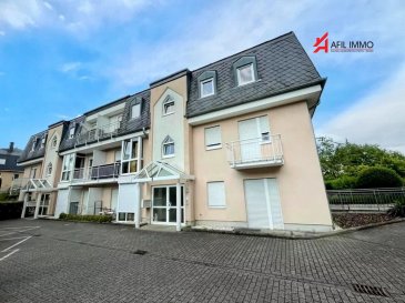 AFIL Luxembourg a le plaisir de vous proposer un super appartement/duplex situé à Remich vous offrant une vue imprenable sur un cadre verdoyant.

Ce bien est situé à proximité de toutes commodités: écoles, supermarchés, arrêt de bus, pharmacie, esplanade et accès autoroutiers.

Ce duplex allie confort et praticité.

Il se compose comme suit:
- Un hall d'entrée
- Une cuisine équipée ouverte sur le salon/salle à manger avec accès sur le balcon orienté Est
- Une chambre avec accès sur le balcon orientée Ouest
- Une salle de douche
- Un WC séparé

A l'étage:

- Deux chambres à coucher, dont une avec sa salle de bain
- Un débarras

Pour votre confort un emplacement intérieur est à votre disposition.
Une cave privée ainsi qu'une buanderie commune, complètent la description de ce bien.

Ne manquez pas cette occasion unique de devenir propriétaire dans l'un des plus beaux coins du Luxembourg!
Pour plus d'informations ou pour planifier une visite, contactez nous dès aujourd'hui.

AFIL s'engage dans toutes vos démarches immobilières (estimation, vente, location de biens, recherche de financements).

Vous satisfaire est notre priorité !

Les prix s'entendent frais d'agence de 3 % + TVA inclus.