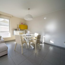 Surface habitable : +/−80 m²
Annexes : 1 cave + 1 emplacement intérieur
Prix : 545 000 €
Charges mensuelles : 300 €
Disponibilité : Disponible
Situé au 3áµ‰ étage d’un bel immeuble entretenu, cet appartement en très bon état, modernement aménagé, vous séduira par :
•	Un hall d’entrée avec vestiaire intégré
•	Un salon lumineux grâce à une luminosité traversante
•	Un balcon agréable, parfait pour profiter des beaux jours
•	Une belle cuisine ouverte et fonctionnelle
•	Deux chambres
•	Une salle de bain
•	Un WC séparé
•	Une disposition fonctionnelle et des volumes généreux
•	Un calme absolu, malgré une proximité immédiate de toutes commodités : gare, arrêt de bus, crèche, écoles, restaurants, commerces, piscine, salle de sport…
Les atouts :
Agencement optimisé
Balcon exposé
Emplacement de parking intérieur
Cave privative
Localisation stratégique
Intéressé(e) ?
Contactez-nous dès maintenant :
(+352) 661 81 03 27 / 28 80 28 80
Vous souhaitez vendre ou louer votre bien ?
Profitez de notre expérience solide et de notre connaissance du marché luxembourgeois. Estimation gratuite et sans engagement.
CDBgest, membre de la Chambre immobilière du Grand-Duché de Luxembourg (seul organisme accrédité par l'État) et de la Chambre de commerce de Luxembourg : un gage de professionnalisme et de qualité.
Découvrez tous nos biens sur : www.cdbimmo.lu


FOR SALE – 2-Bedroom Apartment with Balcony in Differdange

•	Living area: +/−80 m²
•	Annexes: 1 private cellar + 1 indoor parking space
•	Price: €545,000
•	Monthly charges: €300
•	Availability: Immediately
Located on the 3rd floor of a well-maintained residence, this bright and modern apartment is in excellent condition and will charm you with its layout, comfort, and natural light.
Property features:
•	Entrance hall with built-in wardrobe
•	Bright living room with cross-light exposure
•	Pleasant balcony, perfect for sunny days
•	Modern open-plan and functional kitchen
•	2 bedrooms
•	Bathroom
•	Separate WC
•	Functional layout with generous volumes
•	Absolute tranquility while being close to all amenities: train station, bus stops, daycare, schools, restaurants, shops, swimming pool, gym, and more
Highlights:
Optimized layout
Sunny balcony
Indoor parking space
Private cellar
Strategic location

Interested?
Don’t wait—book your visit today!
Contact us at (+352) 661 81 03 27 / 28 80 28 80

Looking to sell or rent your property?
Benefit from our solid experience and in-depth knowledge of the Luxembourg real estate market. Free and non-binding property valuation available.
CDBgest is a proud member of the Real Estate Chamber of the Grand Duchy of Luxembourg (the only state-accredited body for certified real estate agents) and the Luxembourg Chamber of Commerce—your guarantee of professionalism and quality.
Discover all our listings at: www.cdbimmo.lu
