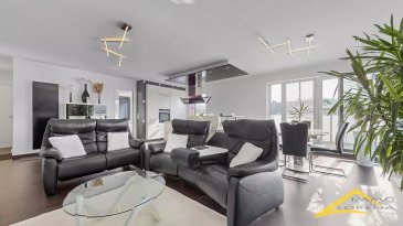 L'agence IMMO LORENA de Pétange a choisi pour vous un magnifique PENTHOUSE DE HAUT GAMME A VENDRE A FOUSBANN.
L'appartement se situe dans une Résidence construite en 2017 et dispose de 83 m2, ainsi qu'une terrasse de 104 m2 sans vis-à-vis au 3ème étage AVEC ASCENSEUR PRIVATIF, à proximité des commerces, transports en commun et toutes commodités, il se compose comme suit:

Composition du bien :

PIECES A VIVRE :

Un hall d'entrée de 3,83 m2 
La pièce à vivre de 43,56 m2 (double living et une cuisine toute équipée) donnant accès à la magnifique terrasse de 104 m2 sans vis-à-vis.
Un WC séparé de 2,46 m2

PIECES DE NUIT :

Magnifique et spacieuse chambre de 21,06 m2 avec deux armoires encastrées.
Une salle de bain complète de 11,27 m2 avec 2 portes fenêtres équipée d’une douche italienne, donnant accès à la terrasse.
Un débarras de 7,67 m2 avec coin buanderie.


A ceci s’ajoute :
- Un débarras privatif de 7,67 m2
- DEUX emplacements intérieurs privatifs.

Caractéristiques de l’appartement :

- Résidence construite en 2017.
- Triple vitrage.
- Classe énergétique B.B
- La résidence est équipée d'une chaudière à gaz ainsi que d'une VMC double Flux.
- POSSIBILITE D'ACQUERIR DEUX EMPLACEMENTS (2) AU PRIX DE 30.000 € L'UNITÉ.

Pas de frais d'agence pour le futur acquéreur

A VOIR ABSOLUMENT!!!!

Pour tout contact:
Joanna RICKAL: 621 36 56 40
Vitor Pires: 691 761 110

L'agence ImmoLorena est à votre disposition pour toutes vos recherches ainsi que pour vos transactions LOCATIONS ET VENTES au Luxembourg, en France et en Belgique