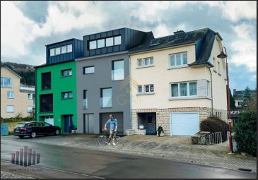 REAL G IMMO vous présente une maison d\'habitation de +/- 120 m² érigée sur un terrain de 2,07 ares. Celle-ci se situe dans la commune de Walferdange à Helmsange dans une rue calme.<br><br>Elle se compose comme suit :<br><br>Au rez-de-chaussée :<br><br>-	Un hall d\'entrée,<br>-	Un garage, 2 emplacements devant le garage,<br>-	Une cave, chaufferie,<br>-	Une buanderie avec accès vers le jardin.<br><br>Au 1er étage :<br>-	Un living, <br>-	Cuisine, <br>-	Wc séparé.<br><br>Au 2ième étage :<br>-	Trois chambres à coucher,<br>-	Salle de bain.<br><br>Combles :<br>-	Grenier non aménagé.<br><br>Nous vous proposons également de l\'acquérir clé en mains (rénovation complète de la maison avec construction d\'une extension à l\'arrière de la maison sur le RDCH et le 1er étage avec une terrasse à l\'arrière).<br><br>Après réalisation des travaux d\'extension la maison disposera d\'une surface brute de 345 m².<br><br>Le prix pour les travaux de rénovation complète clés en mains pour un passeport énergétique B est de 483.000.-€ HTVA. (Plan et détails des rénovations sur demande !)<br><br>REAL G IMMO vous accompagne dans toutes vos démarches administratives et financières. Nous réalisons également une ESTIMATION GRATUITE de votre bien.<br><br>Pour plus de renseignements ou une visite des lieux (également possibles le samedi sur rdv), veuillez nous contacter au 28.66.39.1.<br><br>Les prix s\'entendent frais d\'agence de 3 % TVA 17 % inclus. <br>