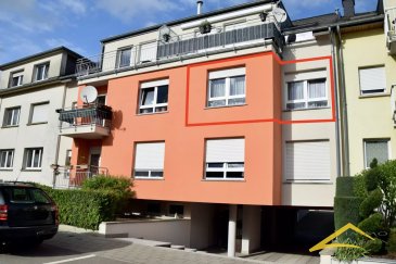 L'agence IMMOLORENA de Pétange partenaire de la CHAMBRE IMMOBILIERE DE LUXEMBOURG a choisi pour vous dans une petite Résidence, un APPARTEMENT DE DEUX CHAMBRES  très lumineux au 1er ETAGE, sans ascenseur situé à LALLANGE, dans une rue très calme sans issue, à proximité des transports en commun, écoles et de toutes commodités, il se compose comme suit:

Composition du bien :

L’APPARTEMENT :
Hall d’entrée de 4,75 m2
Cuisine de 6,60 m2 ouverte vers la pièce à vivre
Pièce à vivre de 27,06 m2 donnant accès au balcon
Balcon faisant 7,89 m2
Deux chambres de : 
Première chambre de 14,27 m2 et deuxième chambre de 10,53 m2
Salle de bain de 4,99 m2 équipée d’une douche.

LA CAVE :
Cave de 3,14 m2

- Résidence construite dans les années 2002 à 2004.
- Petite résidence.
- Double vitrage années 2002-2004.
- Chauffage au gaz à condensation Viessmann.
- L’appartement se trouve à proximité de toutes les commodités, gare et commerces.
- Beaucoup de possibilités de stationnement dans la rue.


- POSSIBILITE D'ACHETER UN GARAGE BOX FERMÉ DE 13,93 m2 (prix sur demande)

Pas de frais d'agence pour le futur acquéreur

Pour tout contact et plus de renseignant veuillez contacter l'agence Immo Lorena Lux Sarl:
Numéro de l'agence: +352 50 93 32
Joanna RICKAL: +352 621 36 56 40
Vitor PIRES: +352 691 761 110

L'agence ImmoLorena est à votre disposition pour toutes vos recherches ainsi que pour vos transactions LOCATIONS ET VENTES au Luxembourg, en France et en Belgique.