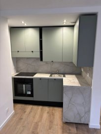 Studio meublé en location à Thionville Centre 23m2
Proche gare et toute commodité
Rénové l'année dernière
Disponible 1er Mai
720 euros + 30 euros de charges (eau + taxes Ordures Ménagères)
Caution 1440 euros.
Frais d'agence 250 euros
contact R. RONCEN 06.95.65.86.64
