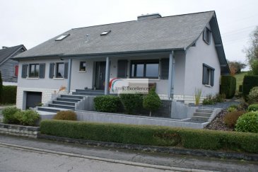 Sous Compromis !!!! IMMO EXCELLENCE vous propose en exclusivité cette jolie maison d\'une surface habitable d\'environ 183 m2 ainsi que d\'une surface utile d\'environ 342 m2, libre des 4 côtés sur un terrain de 9.25 ares.<br><br>La maison se compose comme suit : Au rez-de-chaussée vous trouvez : Un spacieux hall d\'entrée ( 18.36 m2 9), un double séjour avec cheminée ( 33.02 m2 ), une chambre-à-coucher ( 18.98 m2 ), une deuxième chambre-à-coucher ( 16.15 m2 ), une salle-de-douche ( 7.96 m2 ), un W.C. séparé ( 1.68 m2 ), une moderne cuisine équipée ( 13 m2 ) avec accès sur la terrasse ( 41.68 m2 ),  un hall d\'escalier vers le 1er étage ( 3.28 m2 ). A l\'étage vous trouvez : Un hall ( 10.39 m2 ), une troisième chambre-à-coucher ( 12.52 m2 ), une quatrième chambre-à-coucher ( 15.38 m2 ), un bureau ( 8.59 m2 ), un débarras en-dessous de la toiture ( 8.62 m2 ), une salle-de-fitness avec cabine infrarouge ( 10.10 m2 ),. Au sous-sol vous trouvez : Un escalier vers le sous-sol ( 3.46 m2 ), une spacieuse buanderie avec cave ( 20.83 m2 ), un atelier ( 15.58 m2 ), une pièce supplémentaire servant actuellement comme pièce de musique ( 12.91 m2 ), la chaufferie ( 21.52 m2 ), une cave-à-vins ( 8.49 m2 ), ainsi qu\'un grand double garage ( 39.14 m2 ).<br><br>A l\'extérieur vous trouvez une grande terrasse ( 41.68 m2 ) ainsi que deux emplacements pour voiture.<br><br>Autres atouts de la maison : Toutes les fenêtres sont de type ALU/BOIS et munies d\'un triple vitrage. Les dalles sont en béton.  Le sol dans différentes pièces est revêtu de parquet. La maison dispose également d\'une installation photovoltaïque et se situe dans une Rue à sens unique.<br><br>Objet de charme à voir absolument !!<br><br>Imbringen est une section de la commune luxembourgeoise de Junglinster située dans le canton de Grevenmacher et se situe à 20 minutes du centre-ville de Luxembourg.