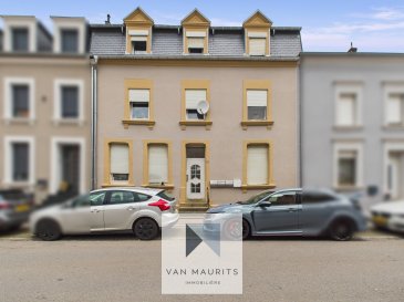 Situé à seulement quelques pas du centre-ville de Rumelange, ce charmant duplex de 140 m² utiles (112 m² habitables) occupe le 2ème étage d'un immeuble de caractère datant de 1940. Entièrement rénové en 2022, il allie confort moderne et cadre paisible. La façade a été rafraîchie en 2024, et la toiture, refaite en 2020, est toujours sous garantie.

Implanté dans un quartier résidentiel calme, l'appartement bénéficie d'une vue panoramique dégagée et d'un accès rapide à toutes les commodités : commerces, écoles, crèches, transports en commun et sentiers de promenade. Le stationnement fonctionne avec un système de vignettes, et il y a généralement suffisamment de places disponibles dans le quartier.

Idéal pour les investisseurs à la recherche d'un rendement locatif élevé, ce bien conviendra aussi parfaitement à une famille souhaitant allier confort, espace et qualité de vie.

Il se compose comme suit :

Rez-de-chaussée :

Jardin privatif de 15m²

2ème étage :

Hall d'entrée

Séjour lumineux

Cuisine équipée (plaque induction, four, réfrigérateur, hotte, lave-vaisselle)

Trois chambres spacieuses chacune

Salle de douche moderne

3ème étage :

Chambre supplémentaire

Salon avec parquet

Kitchenette

Salle de bain

Sous-sol :

Cave privative de 10 m²

Prestations et confort :

Revêtements soignés : carrelage dans les salles d'eau, granit dans le hall et la cuisine, parquet et laminé dans les chambres

Installation électrique conforme

Fibre optique

Vue dégagée et jardin privé

Sa configuration en deux niveaux, avec kitchenette et salle de bain à l'étage supérieur, offre un excellent potentiel pour un investissement locatif à haut rendement. Parfaitement rénové il est également idéal pour une famille en quête d'espace et de tranquillité, tout en restant proche de toutes les commodités.

Agent responsable : Lydia Indjova
Tel : +352 661 331 628
E-mail : lydia@vanmaurits.lu