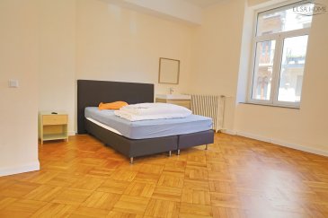 Colocation à Esch-sur-Alzette : chauffage, électricité, eau et Wi-Fi compris !

Optez pour une chambre meublée à louer située dans un appartement. La chambre privative, lumineuse et bien agencée, est dotée d'un lit double confortable, d'une table de chevet et d'une penderie.

En tant que colocataire, vous aurez accès sans frais supplémentaires à des espaces communs partagés, favorisant ainsi la convivialité avec vos quatre autres colocataires. 

Localisation privilégiée : Située à proximité immédiate de tous les commerces nécessaires à votre quotidien, ainsi que des transports en commun. Un quartier animé offrant de nombreuses options de divertissement et de loisirs. Cette localisation stratégique facilite vos déplacements et simplifie votre vie quotidienne.

Inclus dans la location : Électricité, chauffage, eau, Wi-Fi, et entretien régulier des parties communes. 

Non inclus : Assurance locative, à la charge de chaque locataire.

En résumé, cette colocation à Esch-sur-Alzette représente une formidable opportunité pour les stagiaires ou travailleurs récemment arrivés à Luxembourg. Profitez d'un cadre de vie chaleureux, pratique et convivial, où chaque jour se transforme en un agréable moment de partage.

Agence ELSA'HOME à votre écoute pour la concrétisation de vos projets en toute confiance.

--------------------------------------------------------------
Shared accommodation in Esch-sur-Alzette: heating, electricity, water and Wi-Fi included!

Choose a furnished room to rent in an apartment. The private room is bright and well laid out, with a comfortable double bed, a bedside table and a wardrobe.

As a flatmate, you will have access to shared common areas at no extra cost, promoting a friendly atmosphere with your four other flatmates. 

Prime location: Located close to all the shops you need for your daily life, as well as public transport. A lively neighbourhood offering many entertainment and leisure options. This strategic location makes it easy to get around and simplifies your daily life.

Included in the rent: Electricity, heating, water, Wi-Fi, and regular maintenance of common areas. 

Not included: Rental insurance, which is the responsibility of each tenant.

In summary, this shared accommodation in Esch-sur-Alzette is a great opportunity for interns or workers who have recently arrived in Luxembourg. Enjoy a warm, practical and friendly living environment, where every day is a pleasant moment of sharing.

ELSA'HOME Agency is at your service to help you realise your projects with complete confidence.