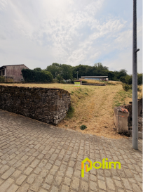 Rare !!! terrain constructible de 1184m2..  Terrain constructible de 1184m2 avec 18 mètres linèaire de façade et 48 mètres de profondeur, libre de constructeur. Viabilités en bord de route. 
 Les informations sur les risques auxquels ce bien est exposé sont disponibles sur le site Géorisques : www.georisques.gouv.fr