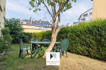 Situé au cœur de Bereldange, (47,cité Grand-Duc Jean) dans la commune de Walferdange), à 10 min. des institutions européennes, dans une résidence de trois unités, ce lumineux appartement dispose d’une surface nette ± de 85 m². Il se compose comme suit :

au 2ème étage, un couloir de ± 9 m² dessert un salon de ± 28 m²; deux chambres de ± 10 et 16 m² ; une cuisine séparée de ± 10 m² (avec balcon de ± 3 m²) ; une salle de douche de ± 5 m² (douche italienne, lavabo et fenêtre) ; un débarras et un wc séparé. 

Au rez-de-chaussée : un jardin commun (de ± 50 m²) et un double garage privé (avec porte électrique) de ± 35 m² complètent l’offre.

Détails complémentaires :

· 2ème étage avec vue dégagée et sans vis-à-vis ;
· Résidence libre de 3 côtés ;
· Jardin commun ;
· Possibilité de créer une troisième chambre ;
· Chaudière à gaz de 2022 ;
· Situation au cœur de Bereldange ;
· Rue calme ;
· Porte du garage neuve (2021) ;
· Piscine Pidal et les terrains de tennis (centre sportif de Walferdange) à proximité ;
· Situation recherchée, quartier résidentiel et calme à 10 min. des institutions européennes de Kirchberg ;
· À quelques minutes en voiture du centre-ville de Luxembourg ;
· Gare de Walferdange à 10 min. à pied, bus à 200 m ;
· Bus directs pour Kirchberg (26, 111, 112) ;
· Commerces (Cactus, pharmacie, poste, centre médical) et services accessibles à pied ;
· Piste cyclable et aires de jeux (12) à 10 min à pied.

Agent responsable : Katia Gravière au 661 33 29 82 ou katia@vanmaurits.lu