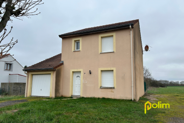 Maison F5 au calme.  Située sur la commune de CLEMERY, dans un environnement calme et agréable et proche autoroute A31 - Maison F5 - 18, rue du Colombier 54610 CLEMERY comprenant :
 Cuisine ouverte sur salon/séjour, dégagement, 3 chambres, SDB, WC, garage, terrasse, jardin
 Chaufage au fuel - 105.16 m2
 Libre à la location
 Les informations sur les risques auxqules ce bien est exposé sont disponibles sur le site Géorisques : www.georisques.gouv.fr