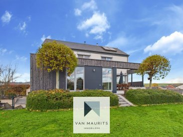 Située dans un quartier résidentiel calme et verdoyant, au 4 Boudler dans la commune de Biwer, cette belle maison individuelle 4 façades construite en 2005 séduit par son excellent état général, sa luminosité, et sa vue dégagée sur la nature environnante.
Édifiée sur un terrain de 11,35 ares, elle offre une surface habitable d'environ 212 m² et se distingue par ses volumes généreux, ses finitions de qualité et son confort moderne.

Rez-de-chaussée
Dès l'entrée, la maison séduit par son ambiance chaleureuse et fonctionnelle.
Le hall d'entrée (6 m²) avec vestiaire et WC séparé (5 m²) mène vers un bureau lumineux de 11 m², idéal pour le télétravail.
L'espace de vie se compose d'un vaste séjour de 31 m² et d'une salle à manger de 35 m², baignés de lumière naturelle grâce aux larges ouvertures donnant sur la terrasse et le jardin.
La cuisine équipée et aménagée de 16 m², dotée d'un îlot central, allie modernité et convivialité, parfaite pour les repas en famille ou entre amis.

Premier étage
L'espace nuit se compose de trois chambres confortables, dont une suite parentale de 16 m², ainsi que deux chambres de 14 m² chacune.
Une spacieuse salle de bain de 13 m², équipée d'une baignoire, d'une douche et d'un double lavabo, offre un confort optimal pour toute la famille.
Le palier de 9 m² assure une circulation fluide entre les différentes pièces.
Les sols en parquet massif et les finitions raffinées apportent à cet étage une atmosphère douce et apaisante.

Rez-de-jardin
Ce niveau polyvalent comprend une chambre ± 13m² avec sa salle de douche ± 7m² en suite, un atelier de 40 m², une buanderie de 14 m², un local technique, une réserve à pellets (7 m²) ainsi qu'un double garage de 45 m².
Un espace idéal pour les amateurs de bricolage, les activités familiales ou pour créer un espace indépendant selon les besoins.

Grenier
Le grenier non aménagé de 23 m² offre un espace de rangement supplémentaire.

Équipements et finitions
Chauffage au sol avec chaudière à pellets et panneaux solaires
Adoucisseur d'eau, alarme, détecteurs de fumée, éclairage indirect
Internet haut débit, portes de garage électriques, stores intérieurs et extérieurs
Escalier en bois, sols en carrelage (RDC) et parquet (étage)
Fenêtres en bois double vitrage
Toiture en ardoises
Abri de jardin, terrasse de 17 m², jardin clos et aménagé exposé sud-est

Performances énergétiques
Passeport énergétique : B / B
Excellente efficacité énergétique et confort thermique toute l'année.

Environnement et commodités
La maison bénéficie d'un emplacement privilégié à proximité immédiate :
des écoles, crèches, commerces, et axes autoroutiers,
ainsi que des arrêts de bus facilitant les déplacements quotidiens.

À seulement 10 km de Junglinster et Grevenmacher, la commune de Biwer offre un cadre de vie paisible et verdoyant, idéal pour les familles aimant la nature et la tranquillité.

Agent responsable du dossier :
Maurits van Rijckevorsel
maurits@vanmaurits.lu
+352 621 198 891