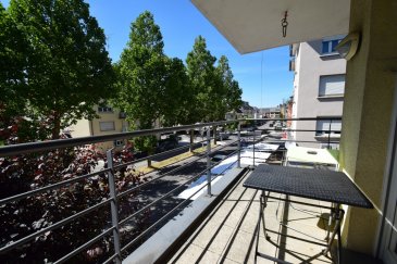 Pour tous renseignement, contacter Julien Feld :
- GSM : 661 55 44 03
-e-mail : julien.feld@remax.lu

lien virual tour : https://premium.giraffe360.com/remax-select/a55d226d8d70482e8e3c4af1058b4ba3/

RE/MAX Select, spécialiste de l’immobilier dans le quartier de Bonnevoie, vous propose ce magnifique appartement entièrement meublé et équipé.
Idéalement situé dans le quartier de Bonnevoie dans une petite résidence très bien entretenue, à proximité de toutes commodités, vous profiterez de sa belle terrasse exposée ouest.
L’appartement, situé au 1er étage avec ascenseur est composé d’une entrée desservant un beau living avec cuisine ouverte (34 m²) donnant sur la terrasse (8m²), une chambre (13 m²) et une salle de bain (5m²).
 Une cave, un emplacement de parking intérieur en park-lift, une buanderie commune et un jardin commun complètent cet appartement.

Commission à la charge du locataire 125% du loyer + TVA en vigueur
