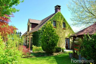 HOMESEEK Limpertsberg (contact direct:  661 778 479) vous propose :
***Please see English version below***
Maison unifamiliale de caractère libre des quatre côtés à 10 min de Wincrange et Wiltz et 15 min de l'Ecole Européenne agrée de Clervaux. Sur un terrain plat de 18,75 ares vous profiterez d'une grande piscine chauffée et d'un jacuzzi. Tout proche de la Belgique, de la gare ferroviaire (1h vers Lux-centre), du Centre commercial de Pommerloch 7j/7 ainsi que toutes les commodités.

Au rez-de-chaussée :
- grande salle à manger communiquant avec la cuisine équipée et le salon ouvert
- un WC indépendant
- un double garage menant à l'intérieur et au jardin.

Au sous-sol :
- 4 caves dont la chaufferie au fioul Buderus indépendante.

Au premier étage, l'espace nuit :
- 4 chambres dont une suite parentale et une chambre d'enfant ou bureau, avec la possibilité de transformer une chambre en grand dressing ou seconde salle de bain.
- salle de bain (baignoire, douche, WC)

Dépendances incluses : 
- un grand atelier
- un double carport
- une serre
 Et une piscine chauffée (10m*5m traitée au sel) + jacuzzi chauffé.

Parking : au moins 6 véhicules, dont 2 à l'intérieur et même un poids lourd devant la maison (dalle en béton pavé). Electricité en 380 volts dans les dépendances et la maison, idéal pour un artisan ou artiste.

CPE en cours

Surface totale +/- 292 m2 avec dépendances 
Surface habitable +/- 146 m2 (selon la loi ILNAS de 2016, pour +/- 160 m2 réels hab. au sol) 

Profitez d'un cadre de vie exceptionnel, contactez-moi au 661 778 479 pour découvrir ce bien rare sur un grand terrain.

***English version***
Detached house built in 1995 in the North of Luxembourg, close to Clervaux and its new European School (15 min), Wiltz or Wincrange (10 min) and Belgium with a rail station nearby (1 hour to Lux-center). A large heated swimming pool and jacuzzi will please you on this beautiful flat land size of 18.75 acres. Very quiet place close to school / sports infrastructure / nursery with a shopping Center 7 days a week.

On the ground floor:
-large dining room communicating with the kitchen and the open living room.
-independent WC
-double garage linked to the interior and the garden.

In the basement :
Several cellars, independent Buderus fuel boiler.

First floor :
-4 rooms including a master suite and a child's room or office (possibility of turning a room into a large dressing room or second bathroom)
-Bathroom with bath, shower and a second toilet.

Exterior: heated pool 10m * 5m, heated jacuzzi, large shed, double carport, greenhouse. 

At least 6 parking spaces, including 2 interiors
Possible to park a truck in front of the house, with a paved concrete exterior slab. 380 volts electricity in the outbuildings and the house, perfect for a craftsman or artist.

Energy Pass in progress.

Total surface +/- 292 sq.m  / living surface +/- 146 sq.m (according to the law ILNAS 101:2016, in fact +/- 160 real sq.m on the ground) 

Well-being all year round for nature lovers !  Do not wait to contact me at 661 778 479 to know more about this unique property on a large land size.
Ref agence :4918296-CP-HL