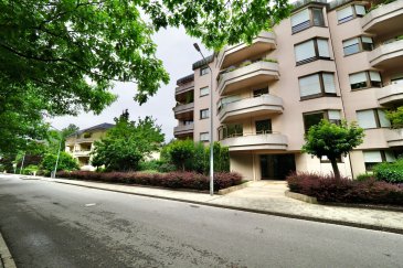 immohub, votre partenaire dans l’immobilier à Luxembourg- Limpertsberg, vous propose en exclusivité un appartement 1 chambre à coucher au RDC d’une résidence sise dans une rue calme sans trafic de passage.

L’appartement se compose comme suit:
RDC (HSP : 2,60 m)
-Hall d’entrée 5,00 m2
-WC séparé 1,75 m2
-Double séjour 33,00 m2
-Cuisine équipée indépendante 9,50 m2 -Chambre 16,00 m2
-Salle de bain 4,40 m2
-Cave privative au R-1 
-Buanderie en commune au RDC

Possibilité d'acquérir un emplacement intérieur au R-1 à 55.000 €.

Détails
-Chauffage au gaz
-Double vitrage / Chassis en ALU 
-Année de construction : 1986 
-CPE : E/E
-Charges : +/-200 €