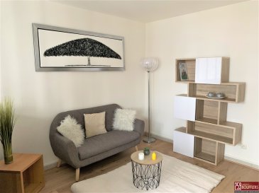 TOMBLAINE / STUDIO MEUBLÉ AVEC CHAMBRE INDÉPENDANTE .  En Exclusivité NANCY EST, pour investissement locatif. A TOMBLAINE. Studio entièrement meublé de type F1 BIS, d'une surface de 28.36m2 carrez, situé au rez-de-chaussée de la Résidence sécurisée dénommée 'BELLES RIVES'. Offrant : une entrée avec placard, une cuisine entièrement équipée ouverte sur une pièce de vie et une chambre séparée par une verrière (totalisant 22.60m2), ainsi qu'une salle de bains avec WC. Chauffage collectif gaz, avec répartiteurs individuels. Idéalement situé, proche de toutes commodités (transports, commerces, écoles...). Loué depuis le 21 février 2023 pour un loyer actuel de 463.66 EUR de loyer + 80.00 EUR de provision pour les charges, soit 543.66 EUR par mois charges comprises. www.agencedeboufflers.fr
Les informations sur les risques auxquels ce bien est exposé sont disponibles sur le site Géorisques : www.georisques.gouv.fr