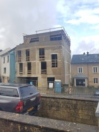 Fis Immobilière a l'honneur de vous présenter une petite résidence de 2 unités en classe AB à KAYL. 

Cette résidence sera équipée de fenêtres triple vitrage, panneaux solaires, chauffage au sol, VMC, etc. 
N‘hésitez pas à nous contacter pour toute question complémentaire (00352) 621 278 925
