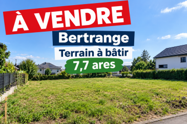 BERTRANGE: MAGNIFIQUE TERRAIN À BÂTIR DE 7,7 ARES

À vendre à Bertrange, dans un lotissement calme, résidentiel et dégagé, magnifique terrain à bâtir d'une superficie de 7,7 ares.  
Le terrain offre également la possibilité d'être divisé en deux parcelles, permettant ainsi différentes possibilités de construction.  
Possibilité de construire une maison unifamiliale ou bifamiliale.  
Un emplacement idéal pour réaliser votre projet immobilier dans un cadre agréable et recherché.  
Prix: 1.850.000 €
Informations et renseignements uniquement sur rendez-vous à l'agence.  
Tél. : 661 33 44 22
(photos non contractuelles)