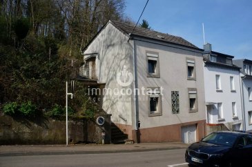 L'agence immobilière Immo-Contact vous propose cette maison de +/− 138m² de surfaces habitables située à Differdange à rénover.

Elle bénéficie d’un environnement particulièrement recherché, en bordure de nature et à proximité immédiate de la forêt, offrant un cadre de vie paisible tout en restant proche de toutes les commodités : écoles, commerces, transports et axes principaux.

Cette maison offrant un beau potentiel après rénovation, est agencée comme suit :

Rez-de-chaussée :
- Salon
- Salle à manger
- Cuisine équipée séparée
- Salle de bain avec WC

- Premier étage :
- 3 chambres,
- WC

Grenier offrant un espace supplémentaire à aménager.

A savoir : la maison est à rénover, ce qui en fait une excellente opportunité pour les amateurs de projets ou les investisseurs souhaitant personnaliser leur bien selon leurs goûts.

Pour obtenir plus d’informations ou organiser une visite, n’hésitez pas à nous contacter au 621 391 355 ou 26.311.992 ou par e-mail à info@immocontact.lu.

ImmoContact propose également des estimations gratuites de votre bien, pouvant être réalisées et communiquées sous 24 heures