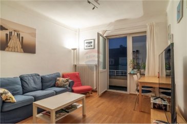Veuillez contacter Flavio Masoni pour de plus amples informations :
- T : 661 874 328
- E : flavio.masoni@remax.lu

Appartement dans une rue très calme du quartier de Bonnevoie. Il se situe à quelques minutes du centre-ville de Luxembourg, et de la gare.
Il se compose d'un séjour lumineux avec un accès pour le balcon, d'une chambre spacieuse, d'une cuisine séparée donnant sur la terrasse et d'une salle de bain avec baignoire.
Un garage et une parcelle de jardin viennent s'ajouter à la propriété.

Disponible fin février.

//English Version//

Apartment situated in a quiet street in Bonnevoie district. It is located a few minutes away from Luxembourg City Centre and the train station.
It has a bright living room with access to the balcony, a spacious bedroom, a separate kitchen opening onto the terrace and a bathroom with a bathtub. 
A garage and a garden plot are also included in the property 

Available at the end of February 

