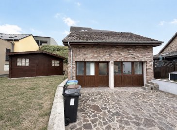 À LOUER ? DUPLEX 1 CHAMBRE AVEC JARDIN À USELDANGE

JS Partners Immobilière vous propose à la location ce duplex rénové d'environ 55m² habitables, situé à Useldange, dans un environnement agréable.

Le bien dispose d'une entrée individuelle, offrant davantage d'indépendance et d'intimité.

Le logement se compose comme suit :

Rez-de-chaussée :

- Cuisine équipée
- Espace de vie
- Salle de bain
- Local technique

À l'étage :

- 1 grande chambre à coucher

Extérieurs et équipements :

- Jardin privatif d'environ 50m²
- Chalet en bois
- 2 emplacements de stationnement extérieurs
- Double vitrage
- Chauffage au mazout

Conditions de location :

- Loyer : 1.400€ / mois
- Charges : 70€ / mois (comprenant l'eau)
- Animaux non admis
- Disponibilité : 1er octobre 2026
- CPE : en cours d'établissement

Ce duplex conviendra parfaitement à une personne seule ou un couple recherchant un logement rénové avec jardin et deux emplacements de stationnement.

Il bénéficie d'une situation pratique, avec les commodités et services du quotidien à proximité.

Pour tout renseignement complémentaire ou pour organiser une visite, n'hésitez pas à contacter :

Moura Jemp  
+352621216646

Les surfaces et superficies sont indicatives.