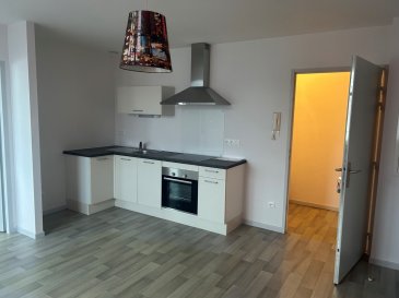 Appartement F2 situé au 1er Etage avec cuisine encastrée ouverte sur séjour, chambre, Salle de douche et WC
Garage
Frais d'agence 418 €